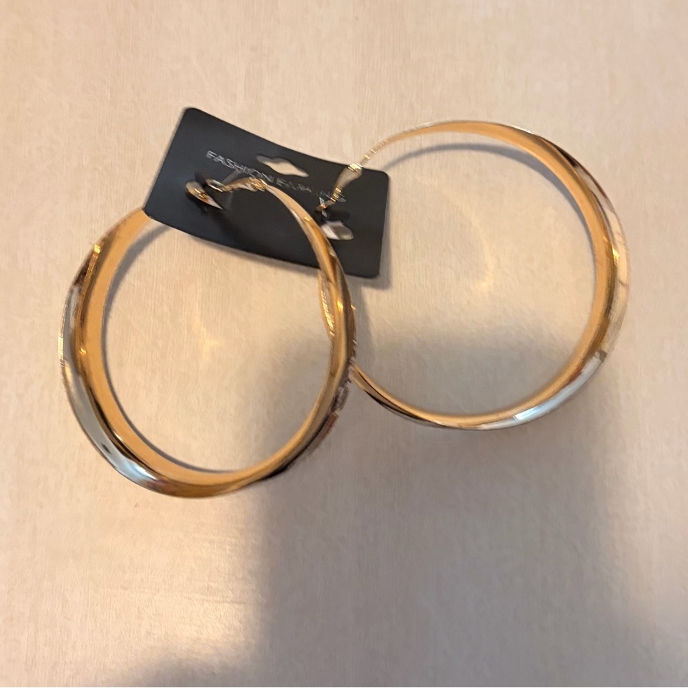 Elegant Gold Hoop Earrings